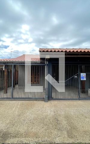 Casa à venda com 120m², 2 quartos e 2 vagas Casa à venda com 120m², 2 quartos e 2 vagasFachada
