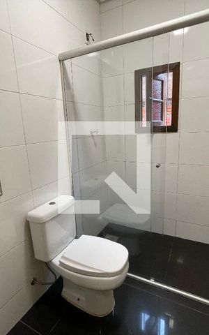 Casa à venda com 120m², 2 quartos e 2 vagas Casa à venda com 120m², 2 quartos e 2 vagasBanheiro