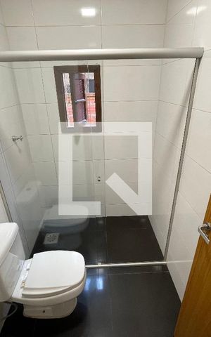 Casa à venda com 120m², 2 quartos e 2 vagas Casa à venda com 120m², 2 quartos e 2 vagasBanheiro