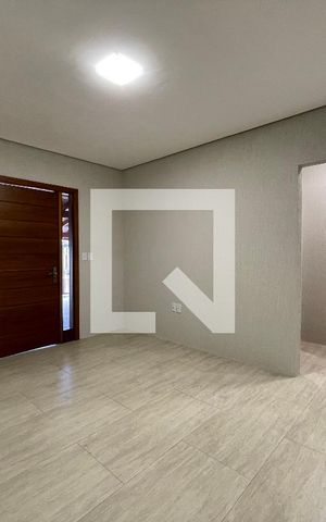 Casa à venda com 120m², 2 quartos e 2 vagas Casa à venda com 120m², 2 quartos e 2 vagasSala
