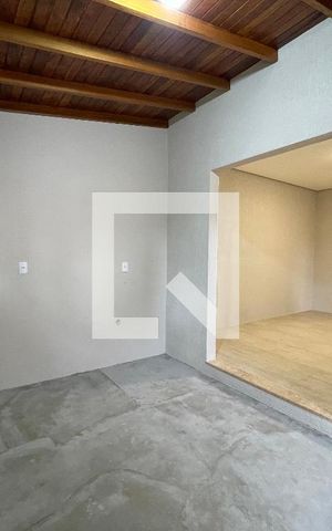 Casa à venda com 120m², 2 quartos e 2 vagas Casa à venda com 120m², 2 quartos e 2 vagasEntrada