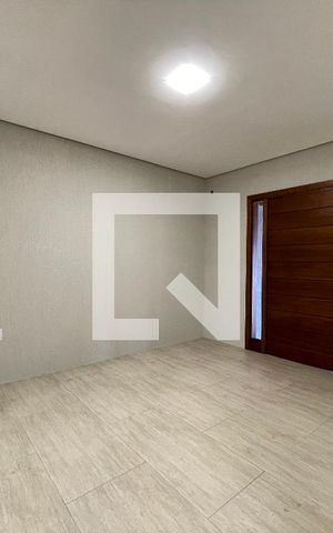 Casa à venda com 120m², 2 quartos e 2 vagas Casa à venda com 120m², 2 quartos e 2 vagasSala