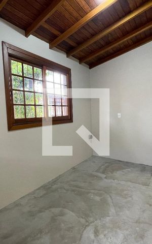 Casa à venda com 120m², 2 quartos e 2 vagas Casa à venda com 120m², 2 quartos e 2 vagasEntrada