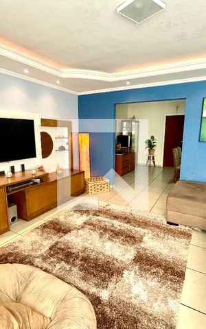 Casa à venda com 151m², 3 quartos e 2 vagasSala