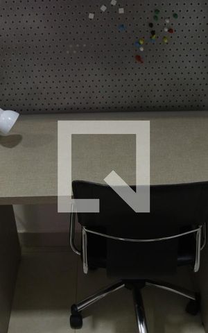 Apartamento para alugar com 77m², 2 quartos e 1 vagaEscritório