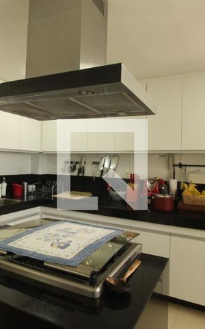 Apartamento à venda com 260m², 4 quartos e 4 vagasCozinha