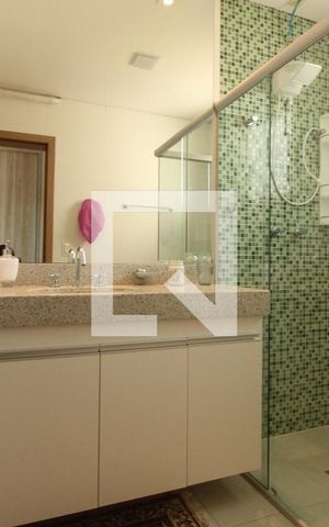Apartamento à venda com 260m², 4 quartos e 4 vagasBanheiro
