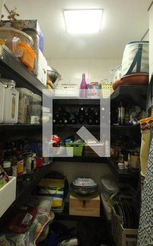 Apartamento à venda com 260m², 4 quartos e 4 vagasDispensa