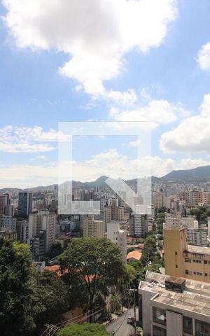 Apartamento à venda com 260m², 4 quartos e 4 vagasVista