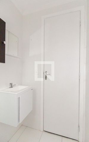Apartamento para alugar com 50m², 2 quartos e sem vaga Apartamento para alugar com 50m², 2 quartos e sem vagaBanheiro