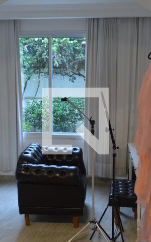 Casa à venda com 318m², 4 quartos e 4 vagasCasa 2