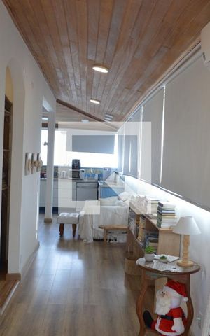 Casa à venda com 318m², 4 quartos e 4 vagasCorredor