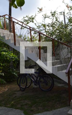 Casa à venda com 318m², 4 quartos e 4 vagasEscada