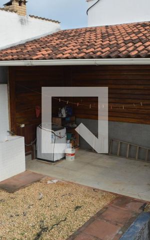 Casa à venda com 318m², 4 quartos e 4 vagasCasa 2