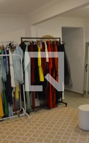 Casa à venda com 318m², 4 quartos e 4 vagasCasa 2
