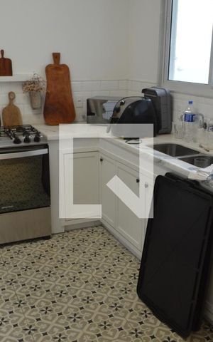 Casa à venda com 318m², 4 quartos e 4 vagasCasa 2