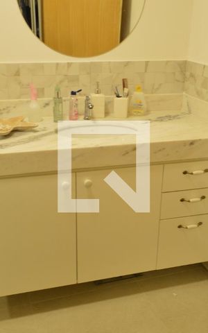 Casa à venda com 318m², 4 quartos e 4 vagasCasa 2