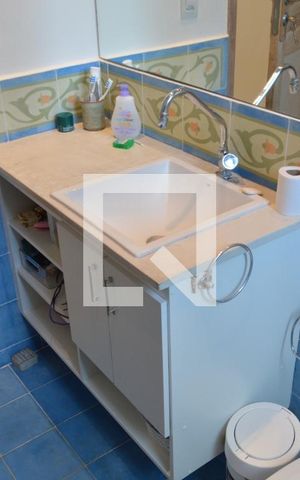Casa à venda com 318m², 4 quartos e 4 vagasBanheiro da Suíte 2