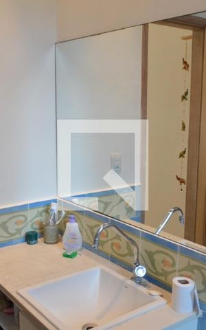 Casa à venda com 318m², 4 quartos e 4 vagasBanheiro da Suíte 2