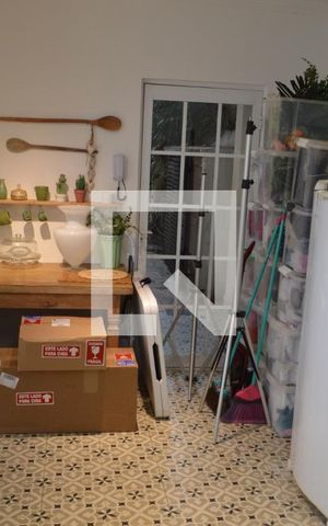 Casa à venda com 318m², 4 quartos e 4 vagasCasa 2