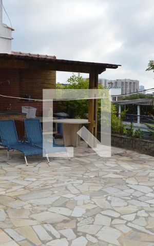 Casa à venda com 318m², 4 quartos e 4 vagasChurrasqueira