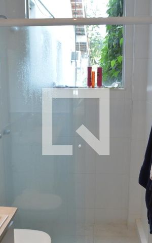 Casa à venda com 318m², 4 quartos e 4 vagasBanheiro da Suíte 2