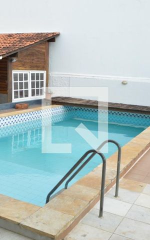 Casa à venda com 318m², 4 quartos e 4 vagasPiscina