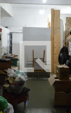Casa à venda com 318m², 4 quartos e 4 vagasDepósito