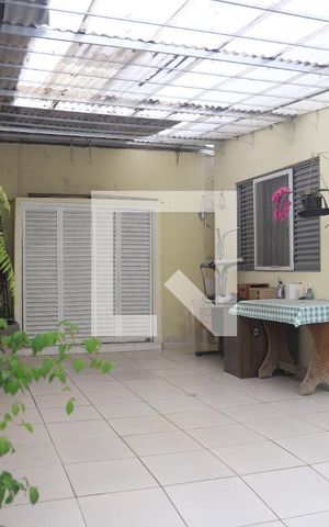 Casa à venda com 140m², 4 quartos e 2 vagasGaragem