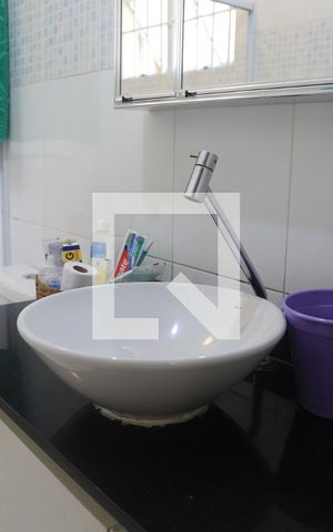 Casa à venda com 140m², 4 quartos e 2 vagasBanheiro da Suíte