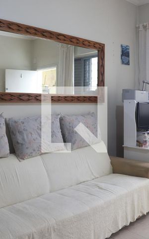 Casa à venda com 140m², 4 quartos e 2 vagasSala