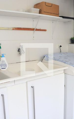 Casa à venda com 140m², 4 quartos e 2 vagasÁrea de Serviço