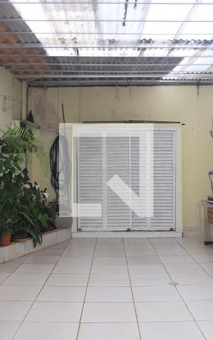 Casa à venda com 140m², 4 quartos e 2 vagasGaragem