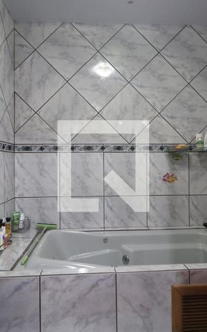 Casa à venda com 200m², 3 quartos e 5 vagasBanheiro suíte