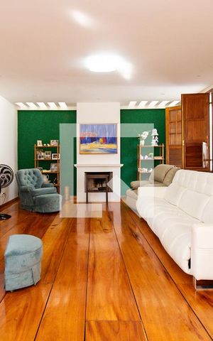 Casa para alugar com 606m², 4 quartos e 4 vagas Casa para alugar com 606m², 4 quartos e 4 vagasSala 1