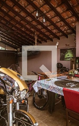 Casa à venda com 170m², 4 quartos e 3 vagas Casa à venda com 170m², 4 quartos e 3 vagasÁrea comum - Churrasqueira