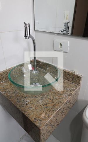 Casa à venda com 227m², 3 quartos e 3 vagasBanheiro piso superior