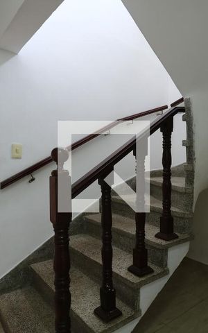 Casa à venda com 227m², 3 quartos e 3 vagasCorredor piso inferior