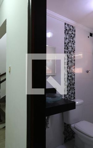 Casa à venda com 227m², 3 quartos e 3 vagasCorredor piso inferior