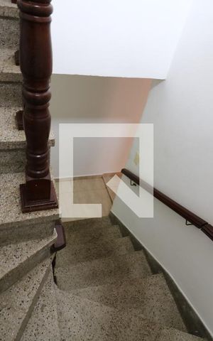 Casa à venda com 227m², 3 quartos e 3 vagasEscada