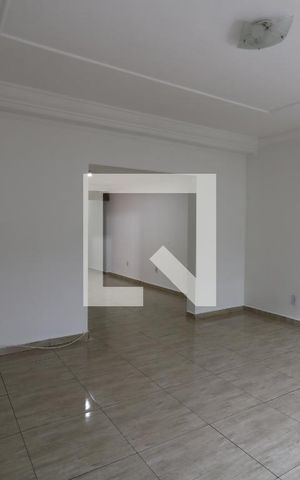 Casa à venda com 227m², 3 quartos e 3 vagasSala - Segundo Ambiente