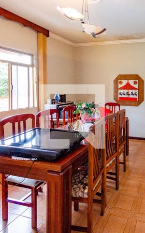 Casa à venda com 250m², 3 quartos e 8 vagas Casa à venda com 250m², 3 quartos e 8 vagasSala de jantar