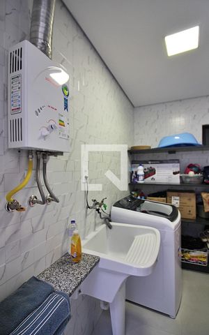 Casa à venda com 201m², 3 quartos e 2 vagasÁrea de Serviço