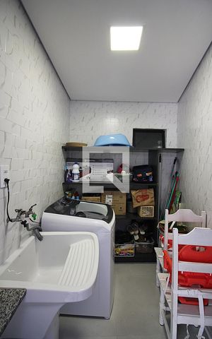 Casa à venda com 201m², 3 quartos e 2 vagasÁrea de Serviço