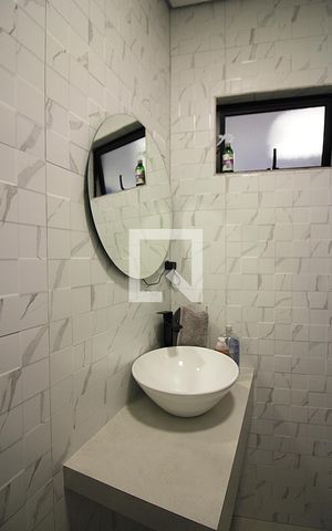 Casa à venda com 201m², 3 quartos e 2 vagasBanheiro de serviço