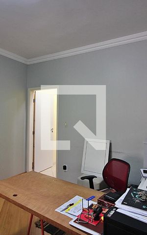 Casa à venda com 201m², 3 quartos e 2 vagasEscritório
