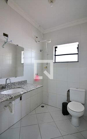 Casa à venda com 201m², 3 quartos e 2 vagasQuarto 2 - Suíte Banheiro 