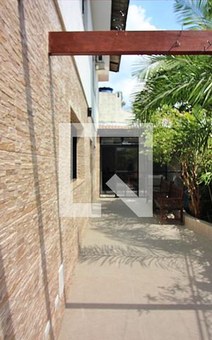 Casa à venda com 201m², 3 quartos e 2 vagasQuintal 