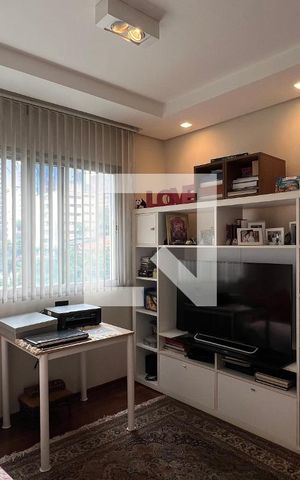 Apartamento à venda com 176m², 3 quartos e 2 vagas Apartamento à venda com 176m², 3 quartos e 2 vagasLiving