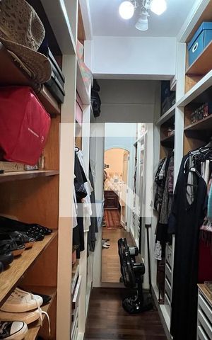 Apartamento à venda com 176m², 3 quartos e 2 vagas Apartamento à venda com 176m², 3 quartos e 2 vagasCloset da suíte